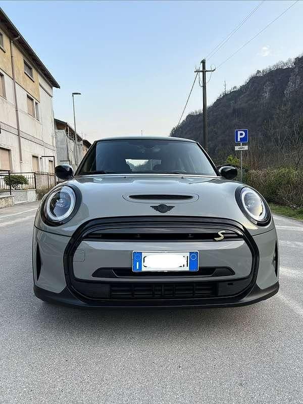 Usata Mini Cooper SE 75 kW (102 CV) 2021 Grigio Utilitaria