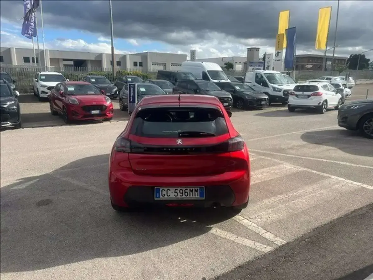 Usata Peugeot 208 Active 75 CV (55 kW) 2020 Rosso metallizzato Utilitaria