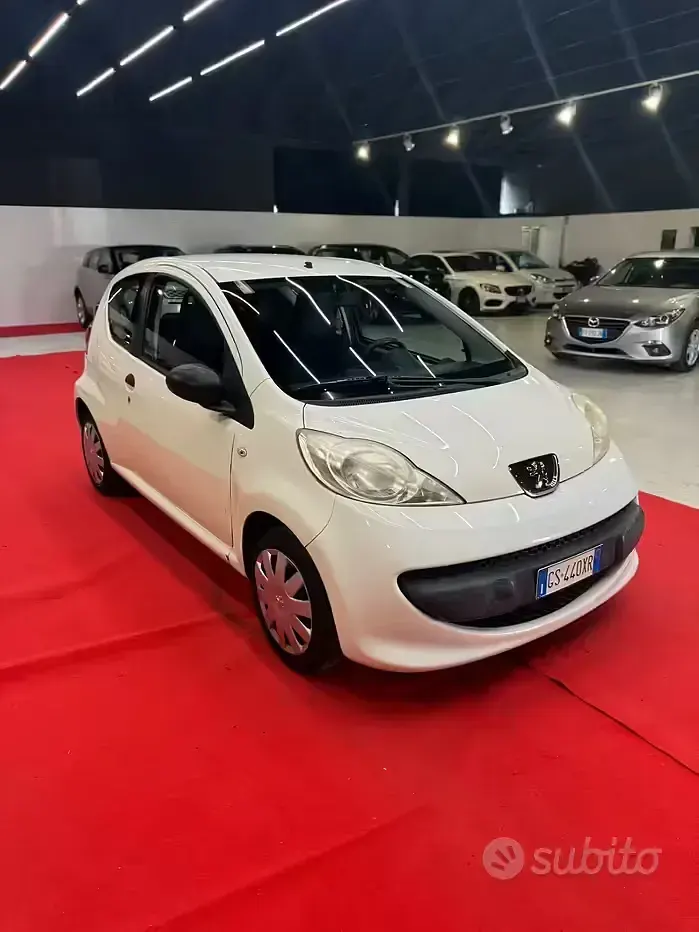 Käytetty Peugeot 107 68 HP (50 kW) 2009 Valkoinen Viistoperä