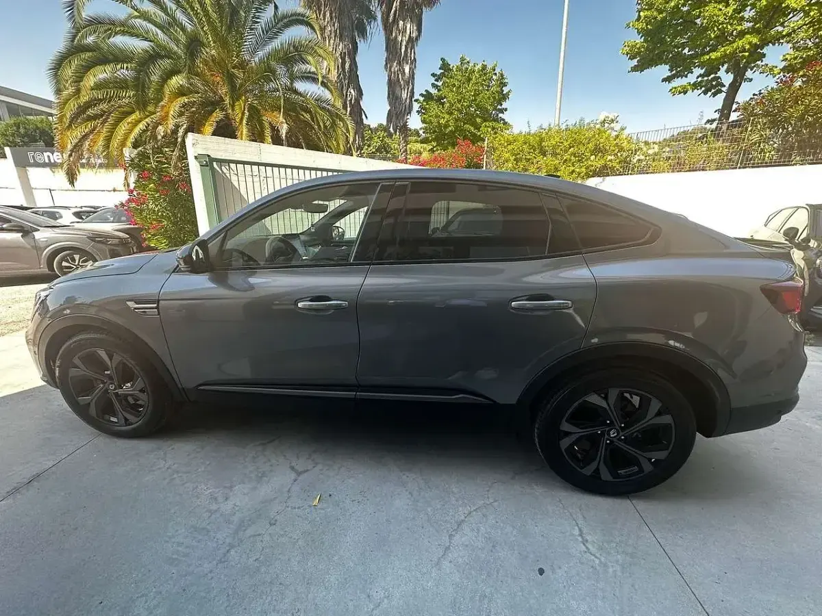 Usata Renault Arkana Engineered 94 CV (69 kW) 2023 Dark metal grey SUV