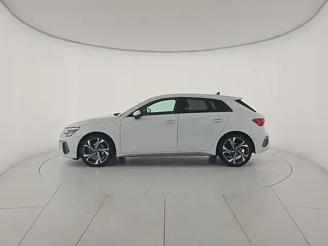 Usata Audi A3 S-Line 116 CV (85 kW) 2023 Bianco ghiaccio metallizzato Berlina