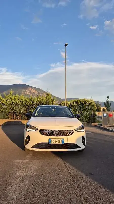 Usata Opel Corsa GS Line 101 CV (74 kW) 2020 Bianco Utilitaria