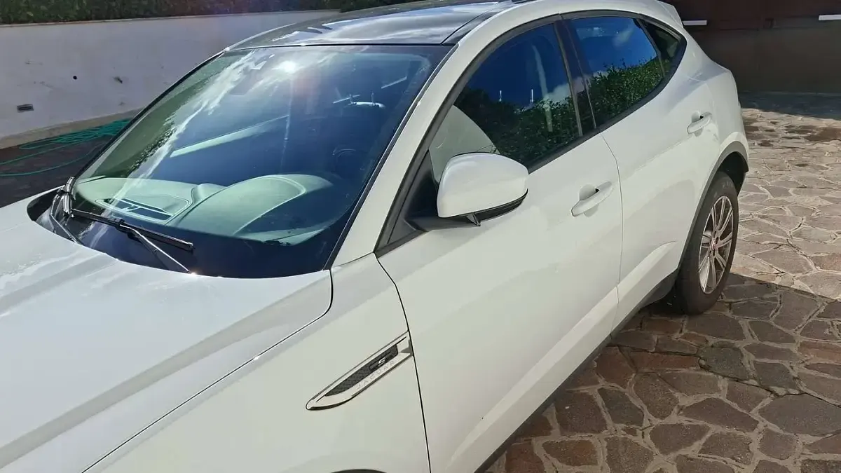 Usata Jaguar E-Pace R-Dynamic 150 CV (110 kW) 2019 Bianco SUV