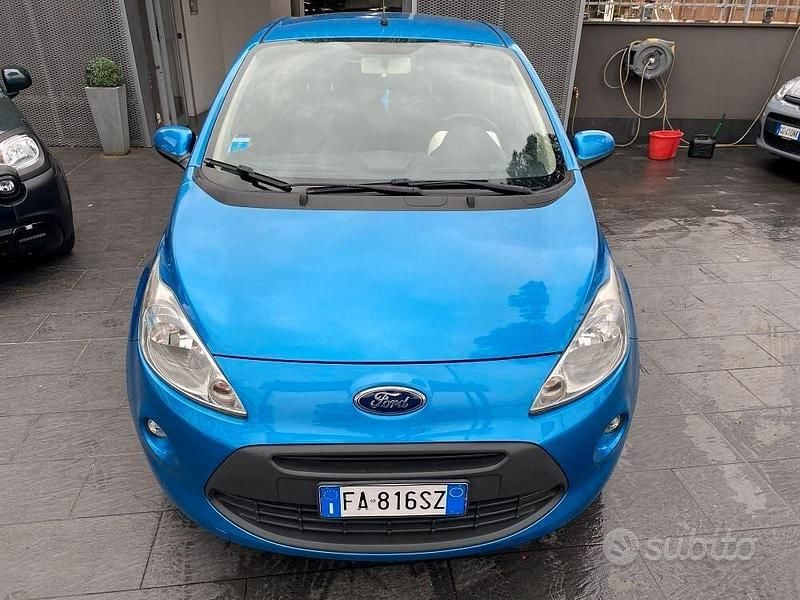 Blu Usata 2015 Ford Ka Titanium Berlina | 6900 € (Buon prezzo) - Immagine 1/4