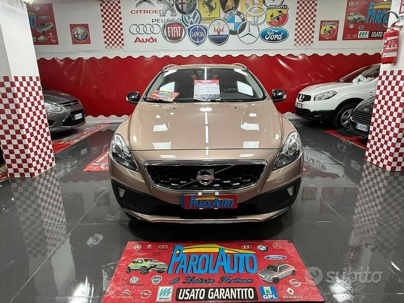 Usata Volvo V40 CC 115 CV (84 kW) 2014 Marrone Station wagon