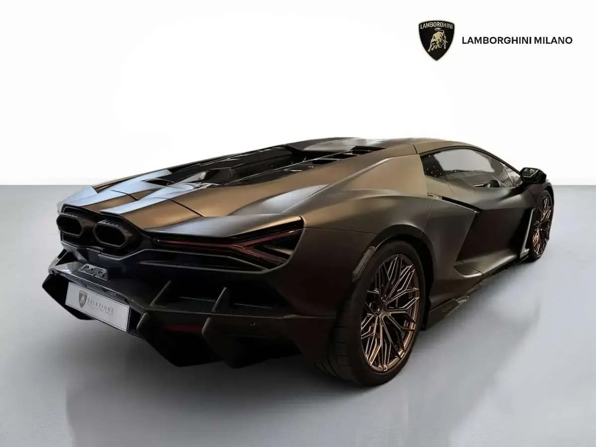 Usata Lamborghini Revuelto 1016 CV (747 kW) 2025 Marrone apus matt ad personam Coupé
