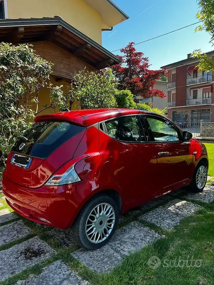 Usata Lancia Ypsilon 60 CV (44 kW) 2016 Utilitaria