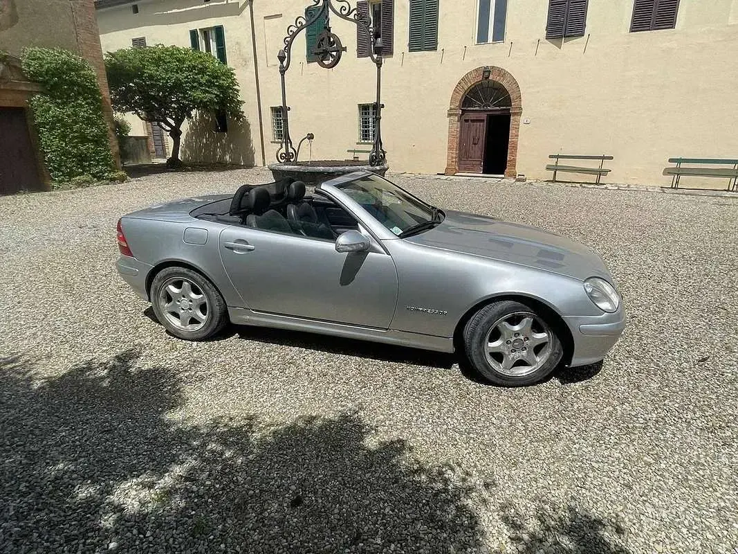 Usata Mercedes SLK230 197 CV (144 kW) 2001 Argento Cabrio