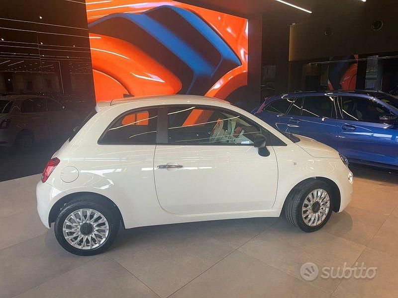 Usata Fiat 500 Lounge 69 CV (50 kW) 2023 Bianco pastello Utilitaria