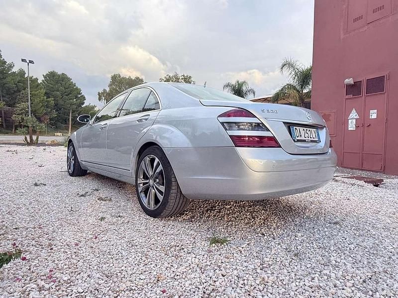 Usata Mercedes S320 Avantgarde 235 CV (172 kW) 2006 Argento Berlina