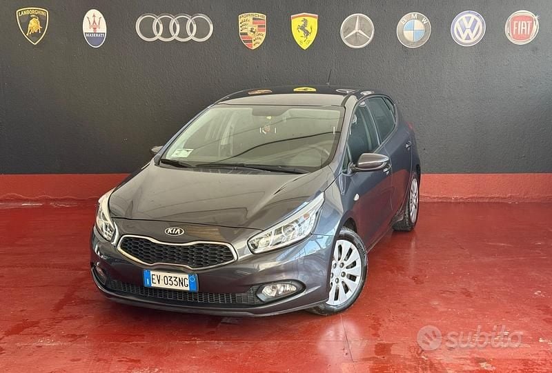 Usata Kia Ceed 90 CV (66 kW) 2014 Nero Utilitaria
