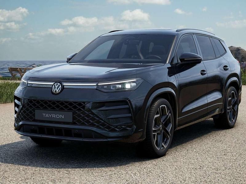 Nuova VW Tayron R-line Plus 204 CV (150 kW) 2026 Grenadill black metallizzato SUV