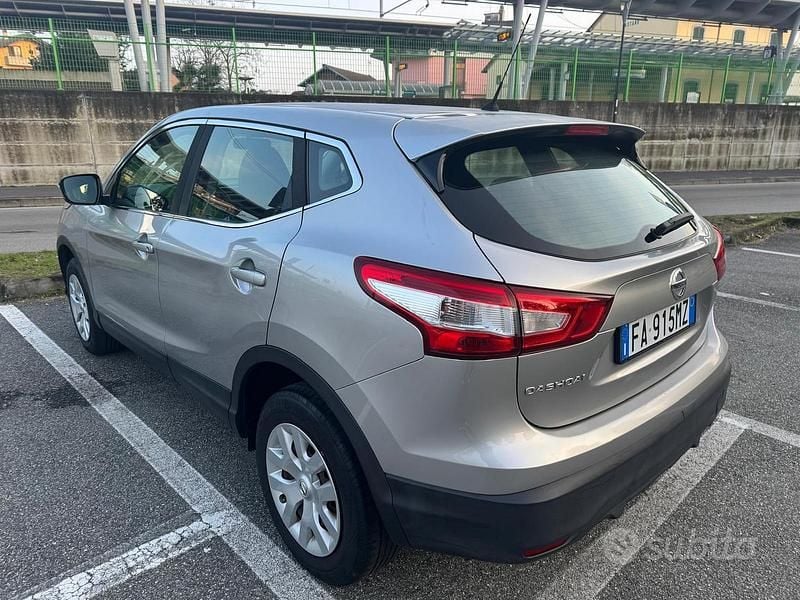Usata Nissan Qashqai Visia 116 CV (85 kW) 2015 Grigio SUV