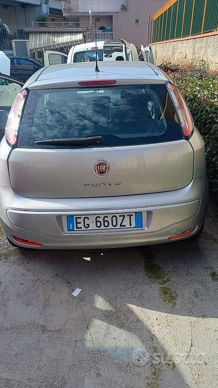 Occasion Fiat Punto 95 ch (69 kW) 2011 Gris Berline
