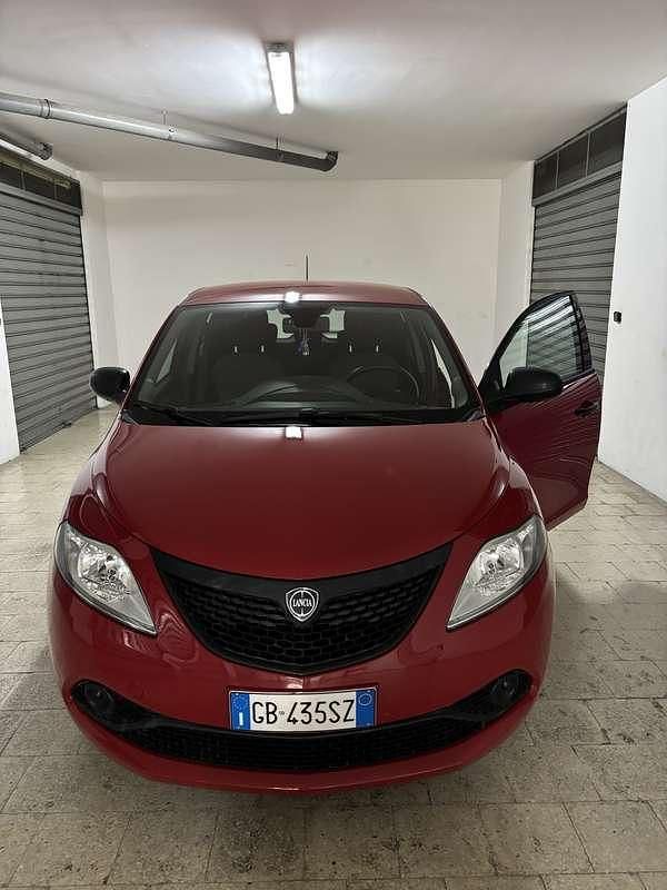 Usata Lancia Ypsilon Silver 69 CV (50 kW) 2020 Utilitaria
