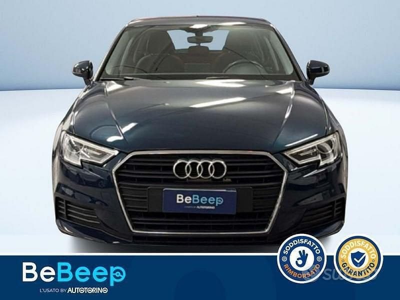 Usata Audi A3 Business 150 CV (110 kW) 2016 Blu metallizzato Berlina