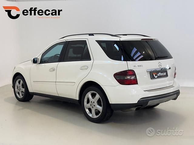Usata Mercedes ML350 272 CV (200 kW) 2006 Bianco SUV