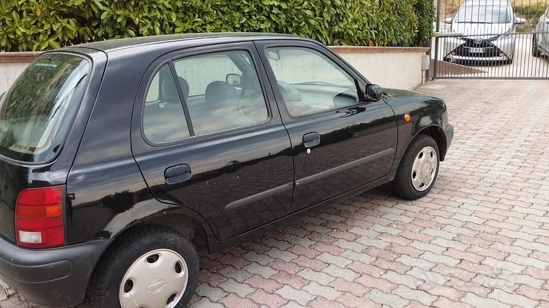 Usata Nissan Micra 1997 Nero Utilitaria