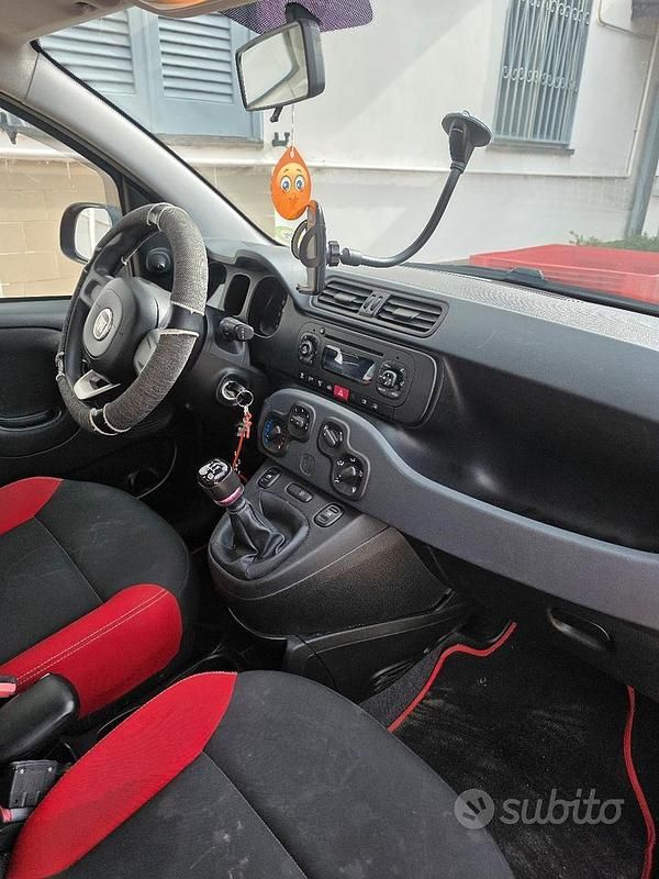 Usata Fiat Panda 69 CV (50 kW) 2016 Rosso Utilitaria