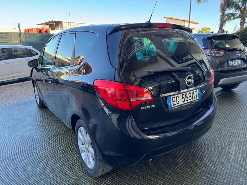 Usata Opel Meriva Cosmo 101 CV (74 kW) 2011 Nero Monovolume