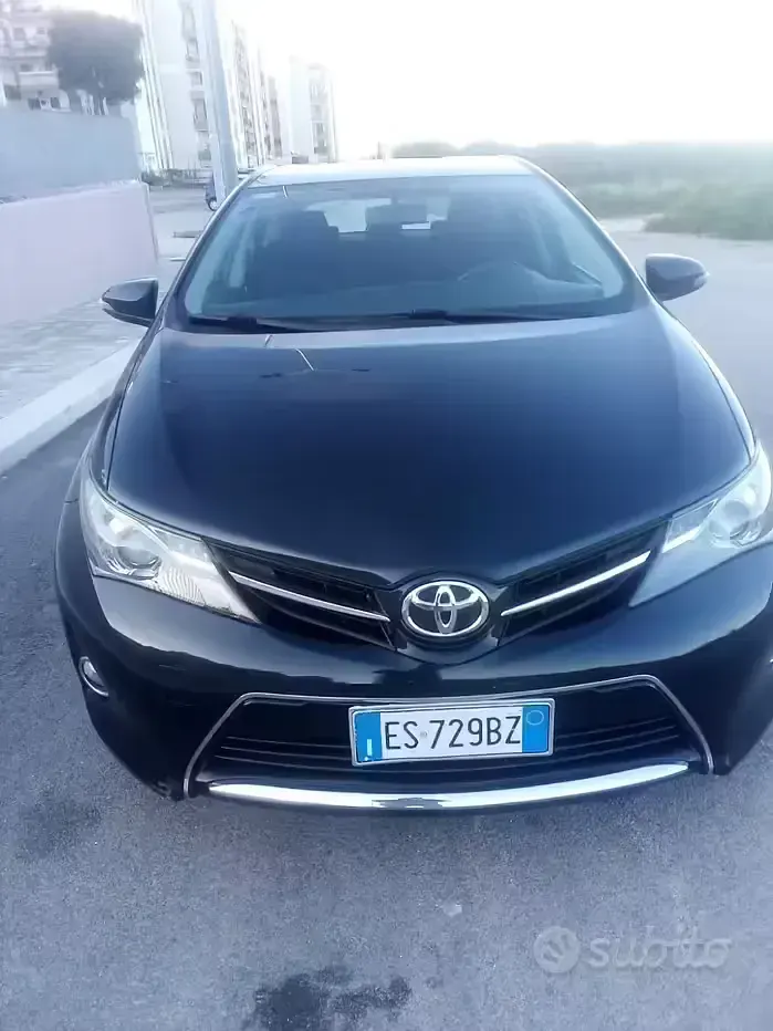 Usata Toyota Auris 99 CV (72 kW) 2013 Berlina
