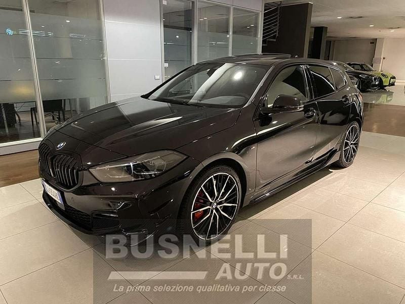 Usata BMW 120 M Performance 190 CV (139 kW) 2022 Black sapphire Utilitaria