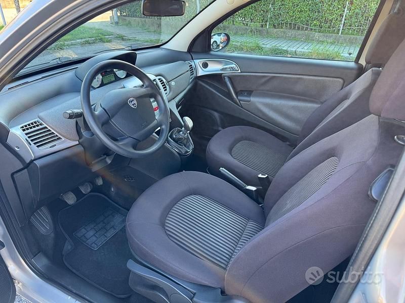 Usata Lancia Ypsilon 60 CV (44 kW) 2009 Marrone Utilitaria