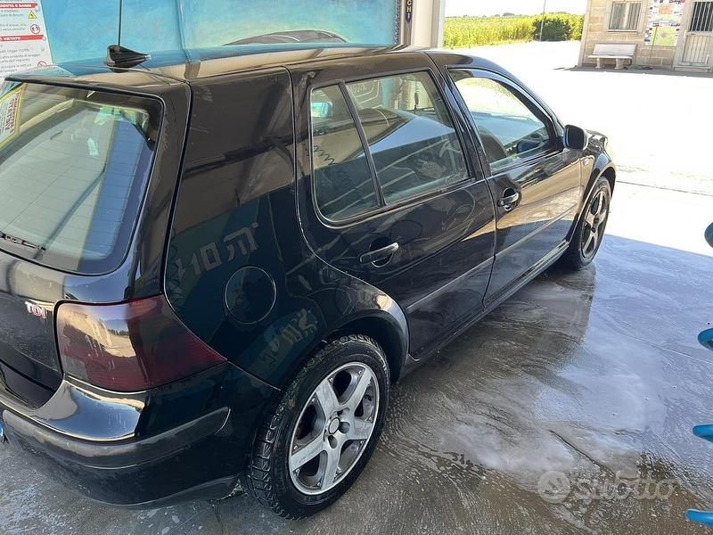 Usata VW Golf IV 90 CV (66 kW) 2002 Nero Berlina