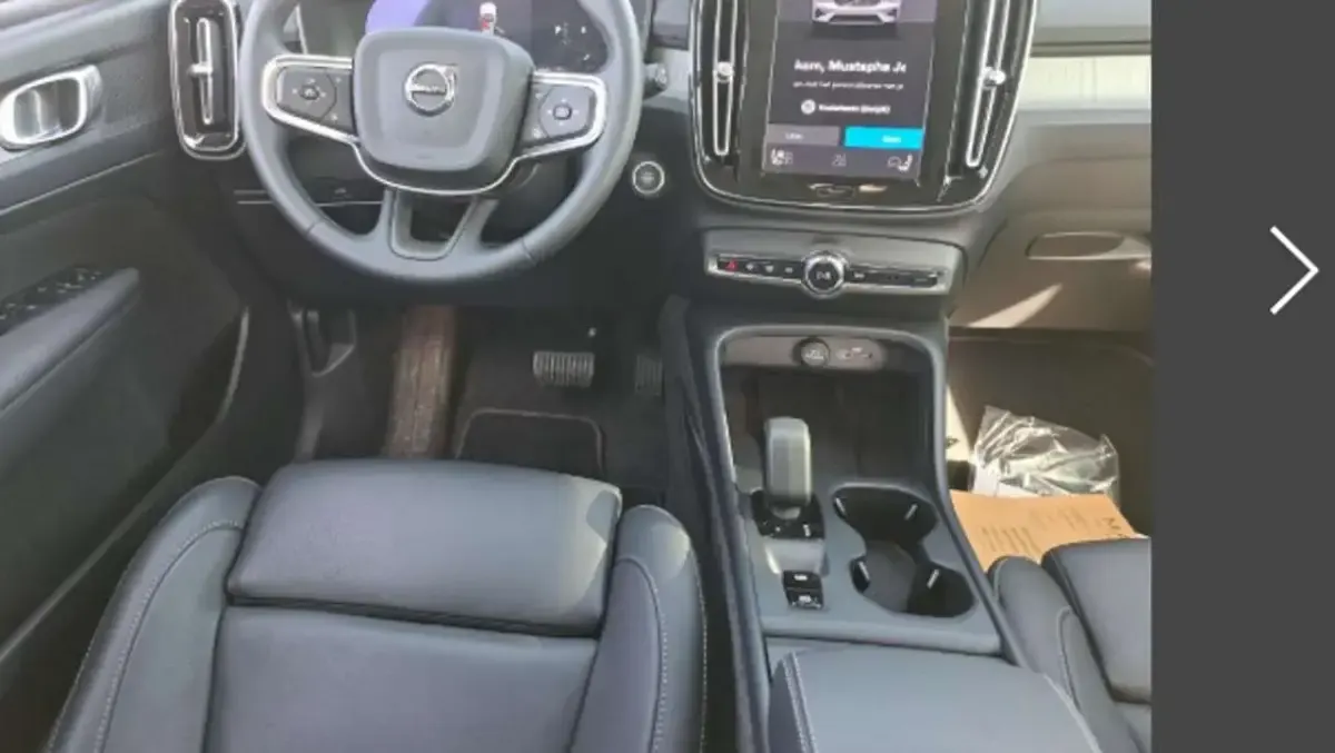 Usata Volvo XC40 Core 163 CV (119 kW) 2025 Denim blue metallizzato SUV