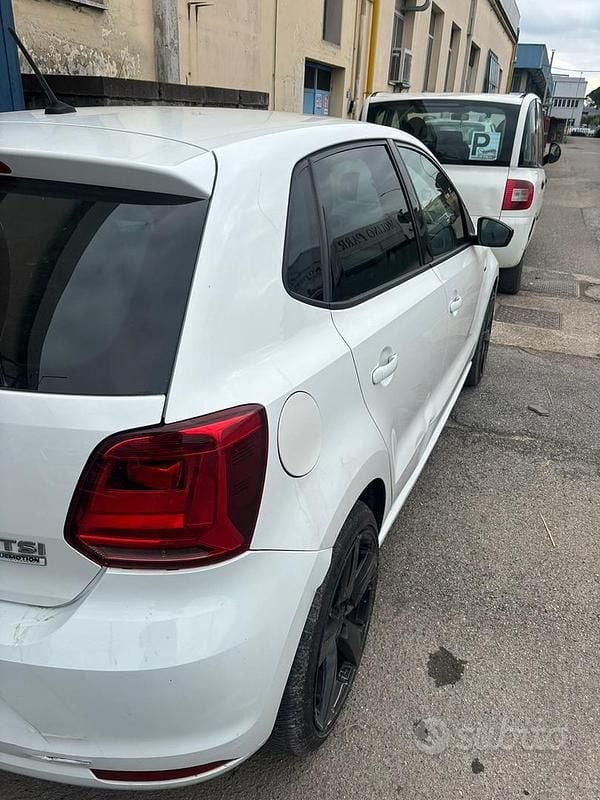 Usata VW Polo 90 CV (66 kW) 2015 Bianco Utilitaria