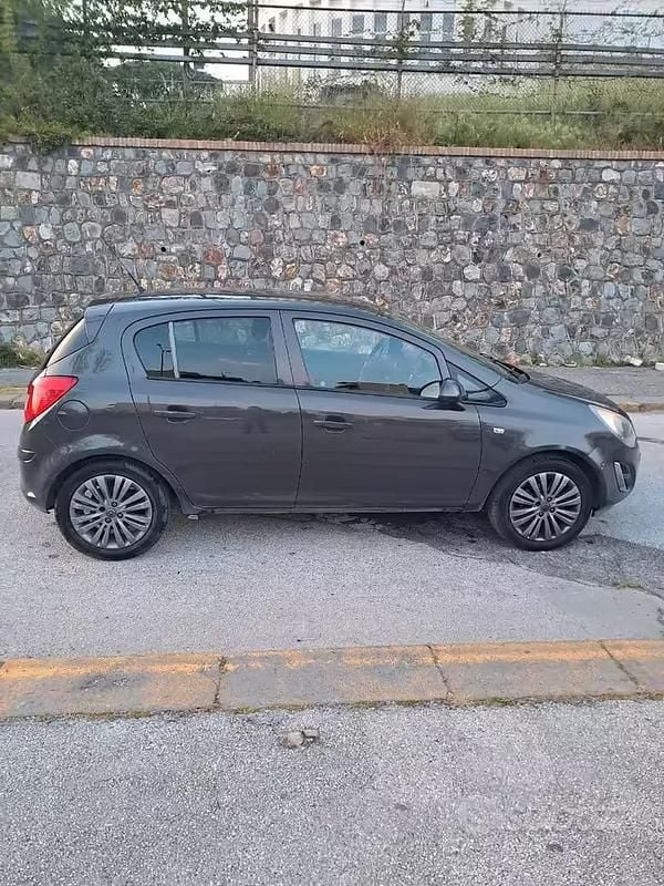 Usata Opel Corsa 95 CV (69 kW) 2014 Marrone Utilitaria