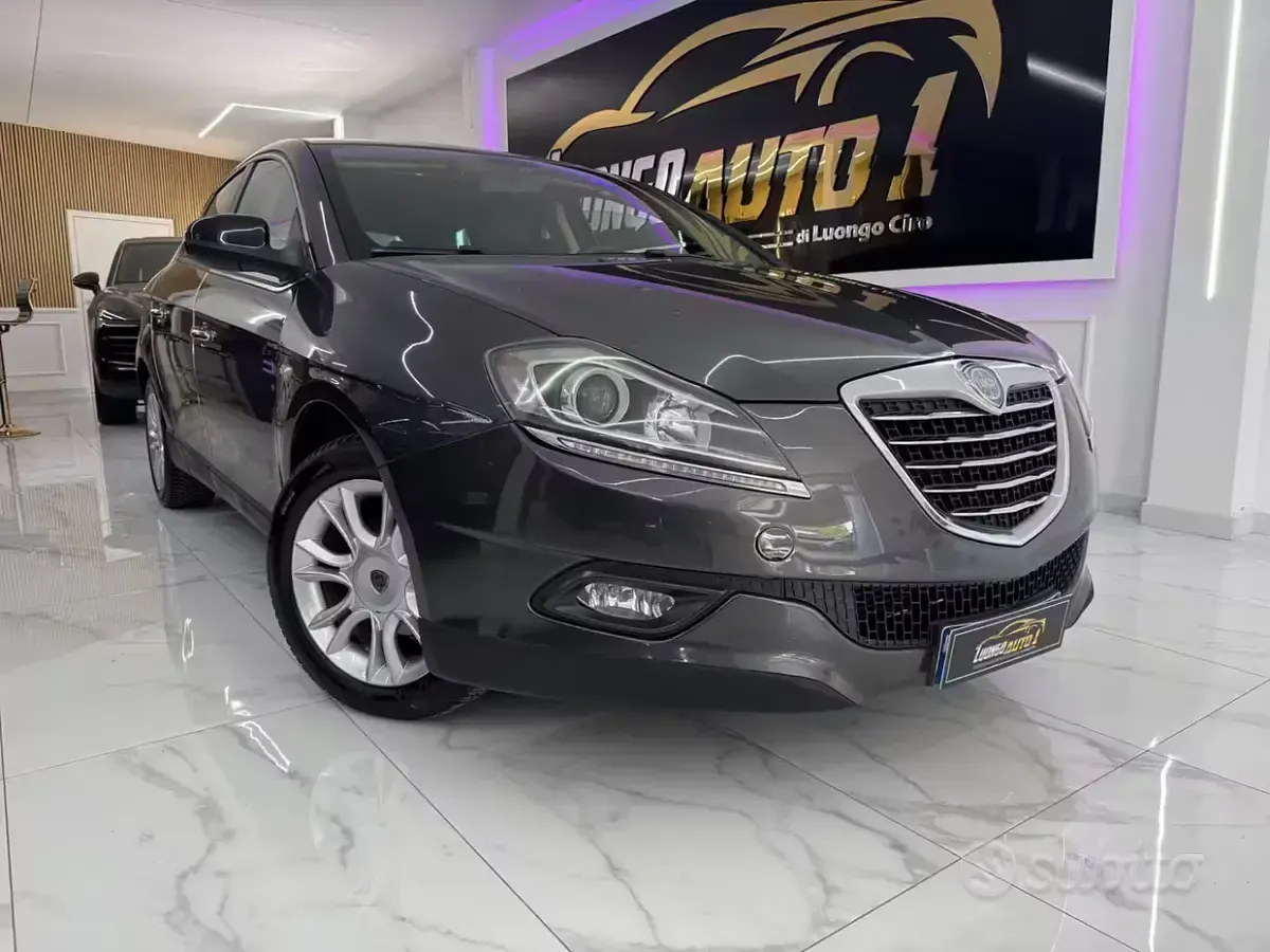 Usata Lancia Delta Gold 120 CV (88 kW) 2012 Grigio Utilitaria