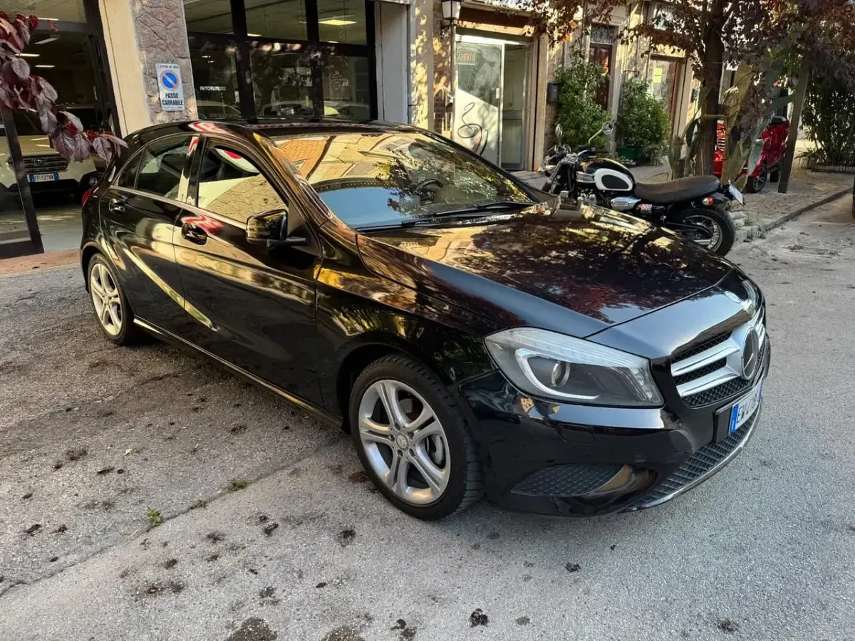 Usata Mercedes A180 Executive 109 CV (80 kW) 2014 Nero Utilitaria