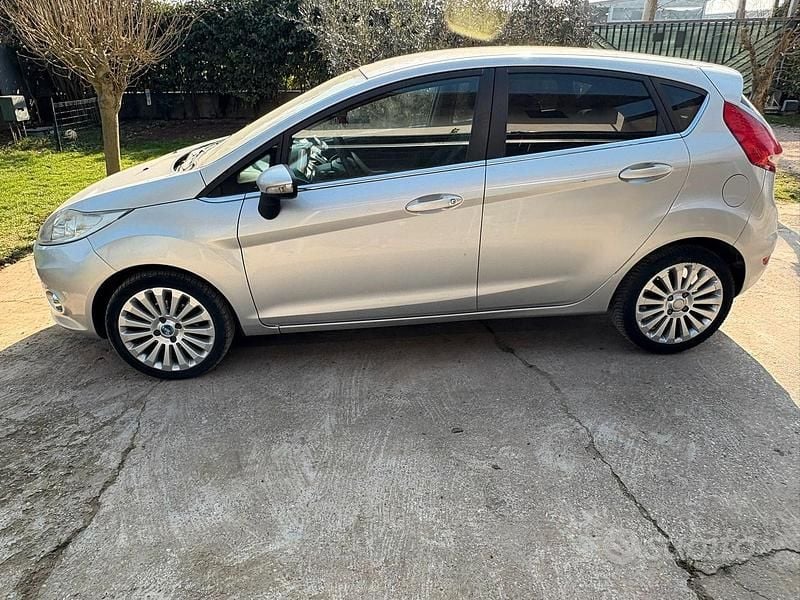 Usata Ford Fiesta 96 CV (70 kW) 2009 Utilitaria