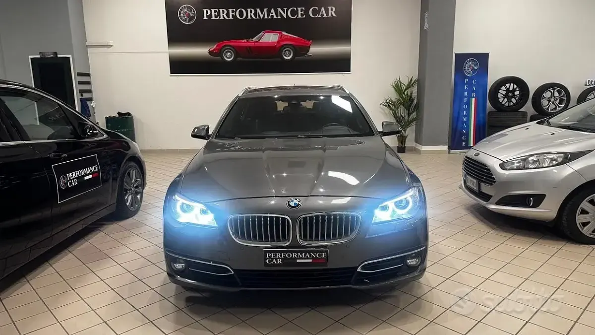 Usata BMW 520 Luxury Line 184 CV (135 kW) 2014 Grigio Station wagon