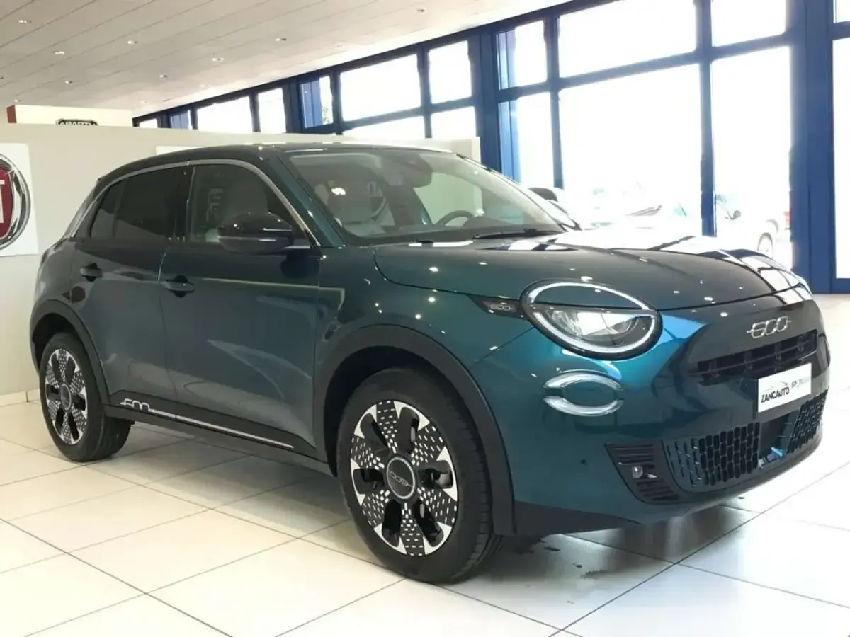 Usata Fiat 600E La Prima 114 kW (156 CV) 2025 Verde SUV