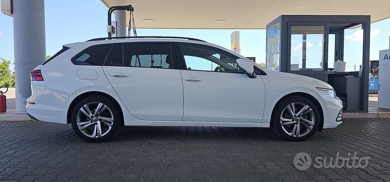 Bianco Usata 2021 VW Golf VIII Life Station wagon | 15.000 € (Ottimo prezzo) - Immagine 1/4