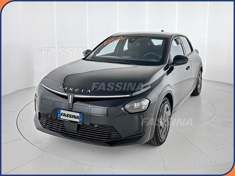 Nuova Lancia Ypsilon 61 kW (84 CV) 2025 Nero Utilitaria