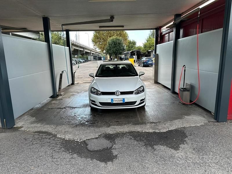 Bianco Usata 2013 VW Golf Tre volumi | 10.200 € (Buon prezzo) - Immagine 1/4