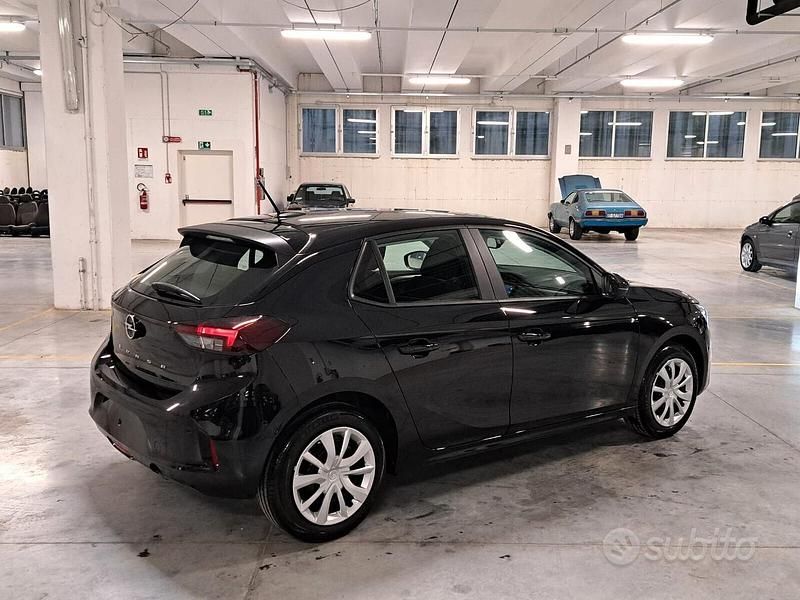Używany Opel Corsa 75 KM (55 kW) 2024 Czarny Hatchback