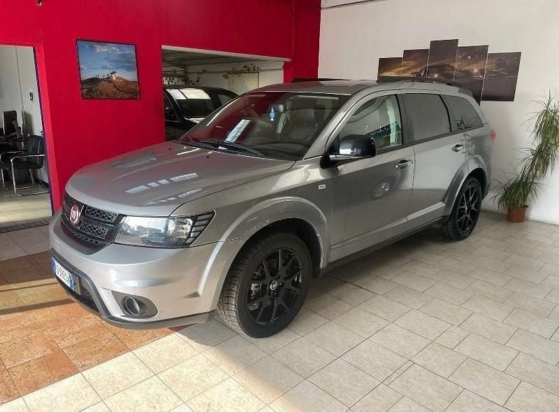 Usata Fiat Freemont Lounge 170 CV (125 kW) 2015 Grigio SUV