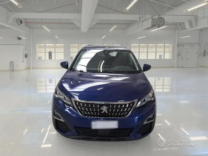 Usata Peugeot 3008 Business-Line 130 CV (95 kW) 2019 Bluazzurro SUV