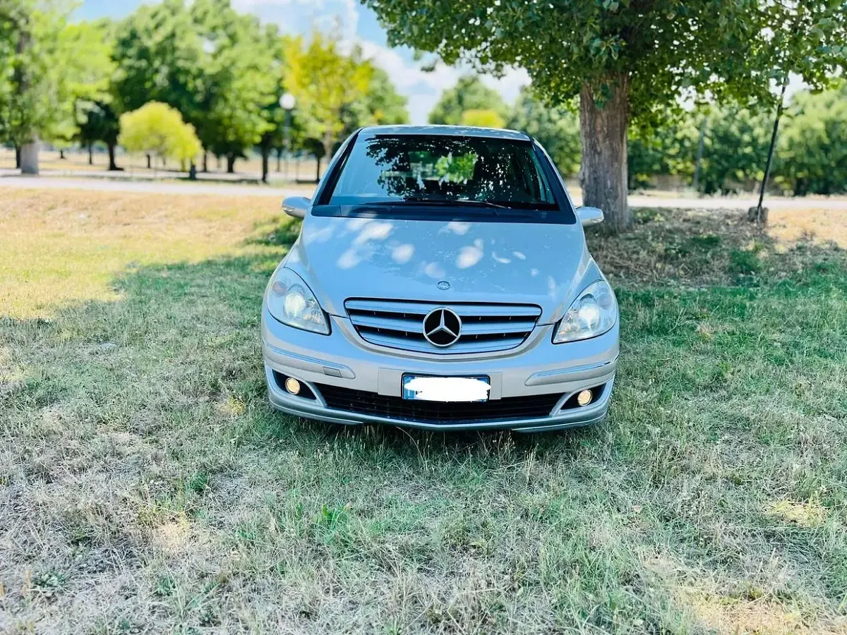 Usata Mercedes B180 109 CV (80 kW) 2008 Grigio Monovolume