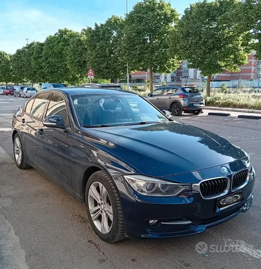 Usata BMW 316 Sport Line 116 CV (85 kW) 2012 Blu Berlina