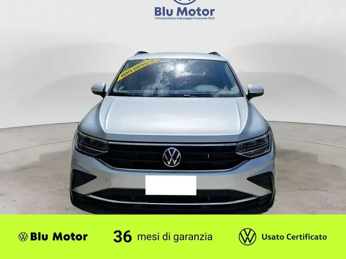 Usata VW Tiguan Life 122 CV (89 kW) 2023 8e reflex silver metallizzato SUV