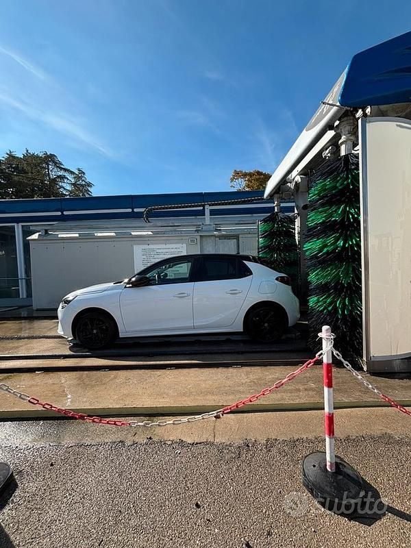 Usata Opel Corsa Design Edition 75 CV (55 kW) 2023 Bianco Utilitaria