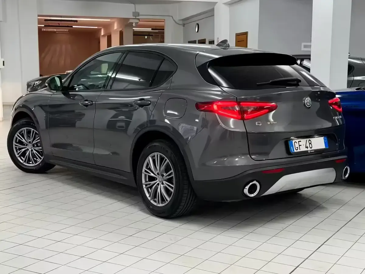 Usata Alfa Romeo Stelvio Executive 190 CV (139 kW) 2021 Grigio SUV