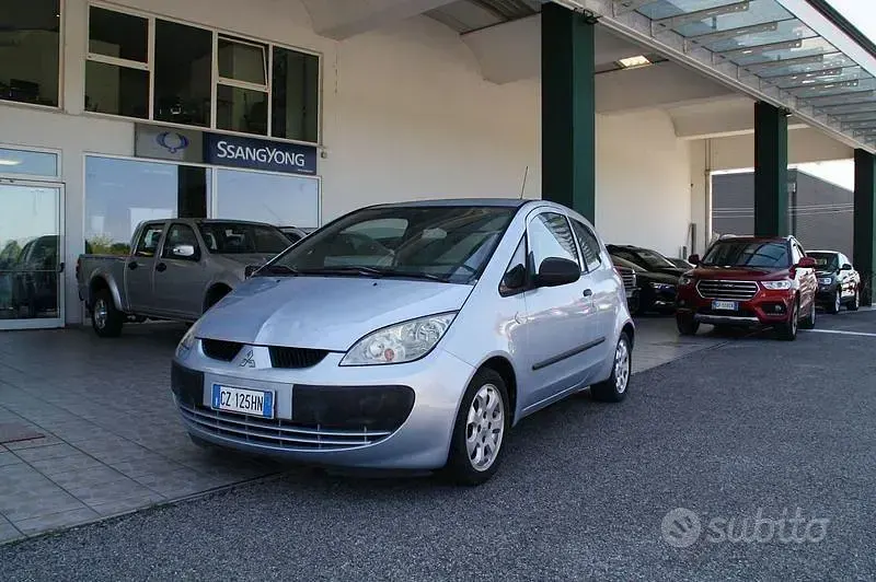 Usata Mitsubishi Colt Invite 95 CV (69 kW) 2006 Grigio Berlina