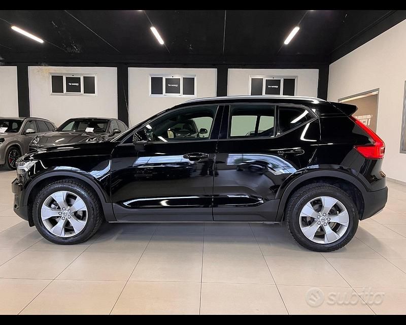 Usata Volvo XC40 Momentum 190 CV (139 kW) 2020 Nero SUV
