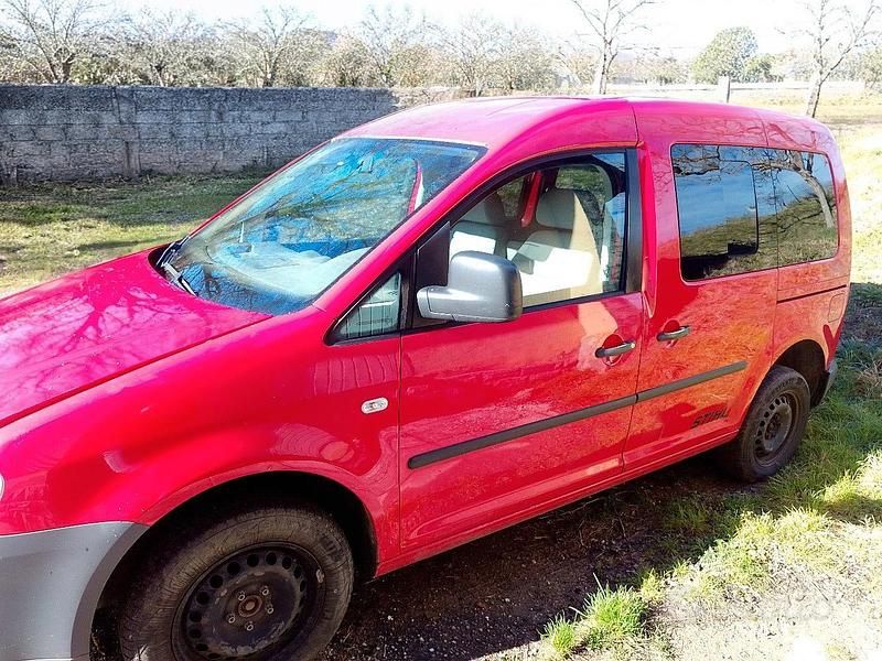 Usata VW Caddy Life 2008 Rosso Monovolume